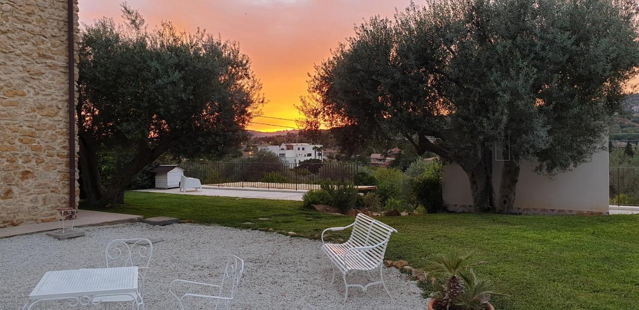 Uliwood Hotel Caltanissetta Bagian luar foto