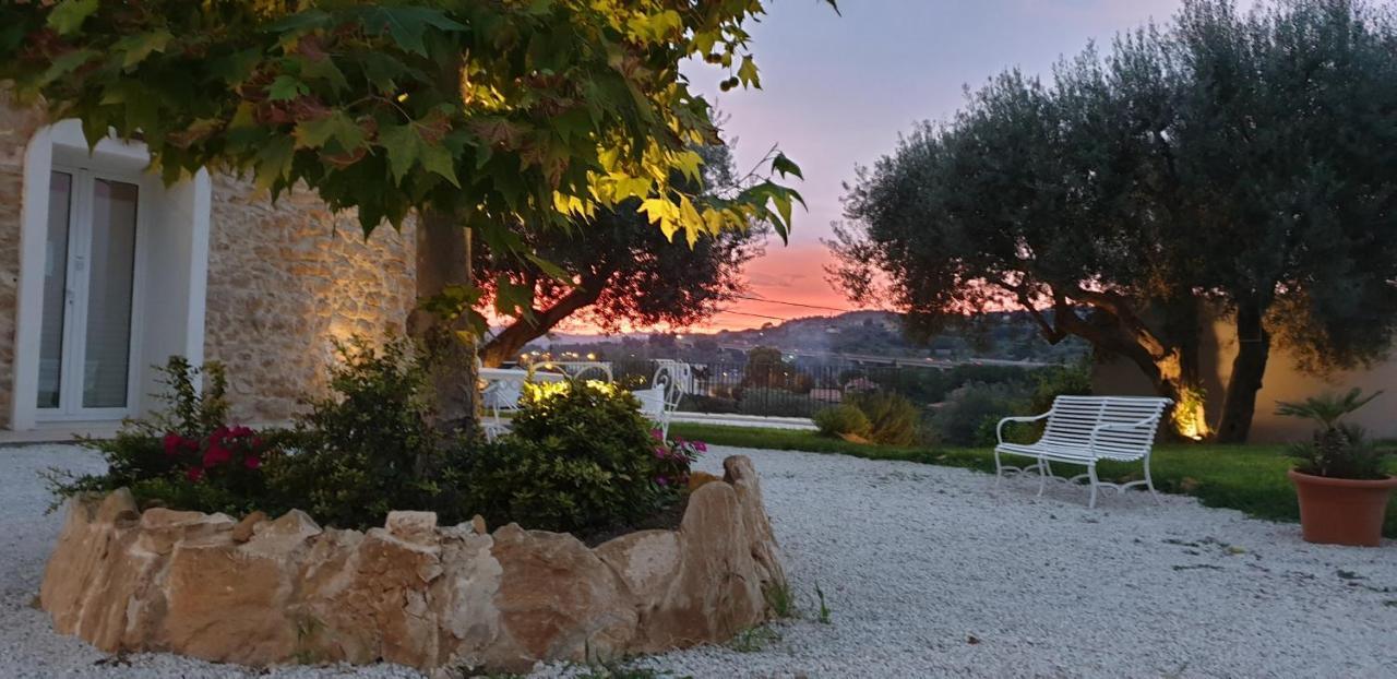 Uliwood Hotel Caltanissetta Bagian luar foto