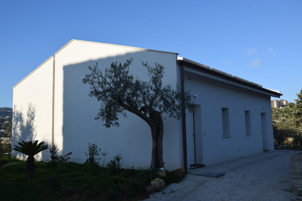 Uliwood Hotel Caltanissetta Bagian luar foto