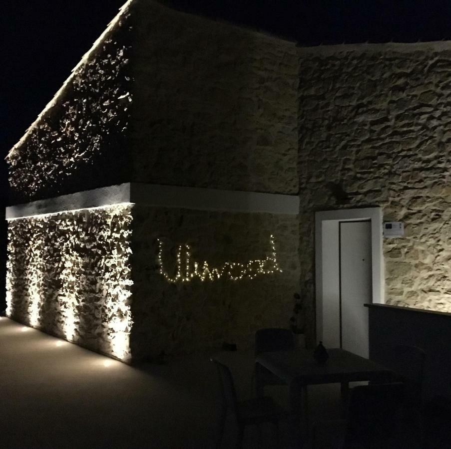 Uliwood Hotel Caltanissetta Bagian luar foto