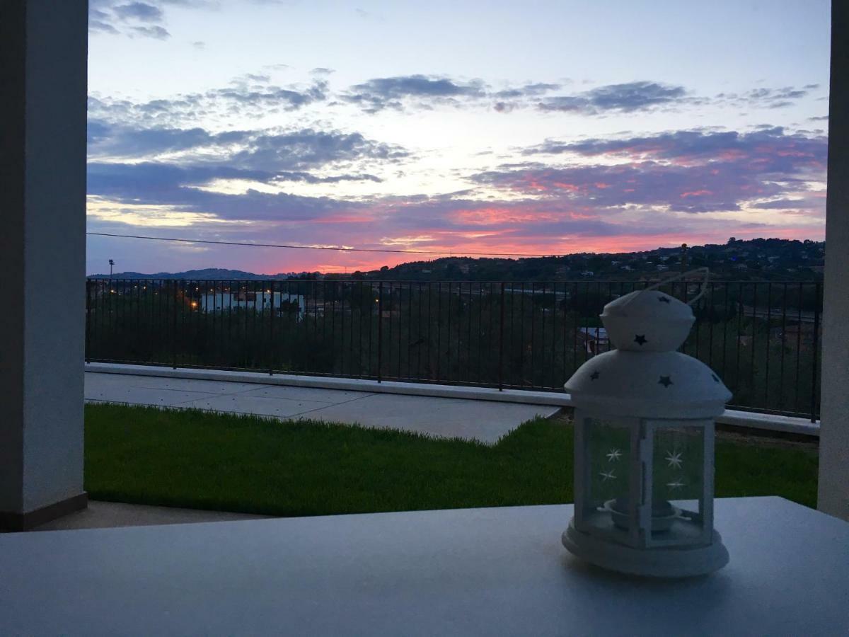 Uliwood Hotel Caltanissetta Bagian luar foto