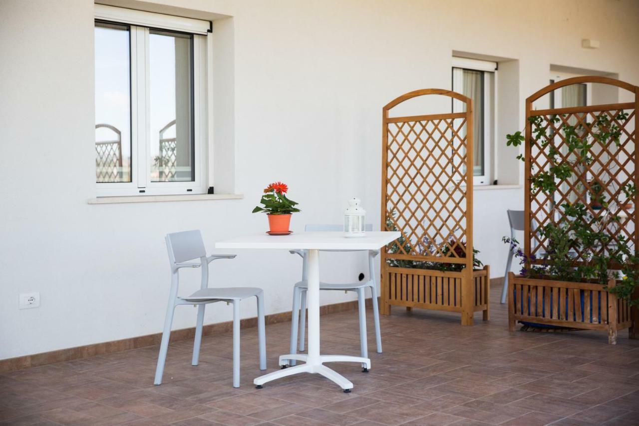 Uliwood Hotel Caltanissetta Bagian luar foto